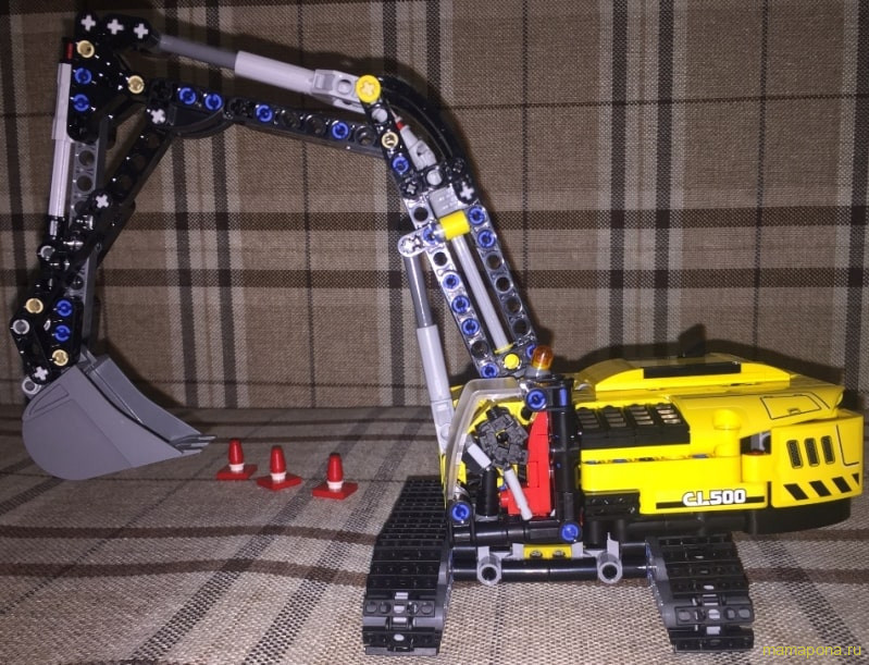LEGO Technic 42121 - сверхмощный экскаватор